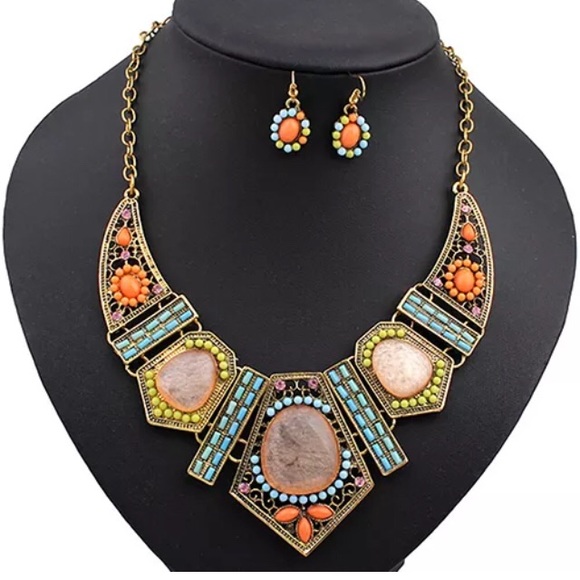 NEW! Statement Necklace & Earrings - Picture 2 of 5